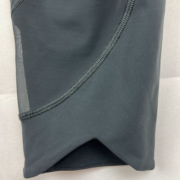 Lululemon gray and mesh cropped leggings size 6 EUC - Picture 9 of 10